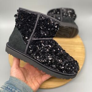 UGG Boots Womens Size 6 Black Mini Chunky Leather Shearling Sequin Wool 1130602